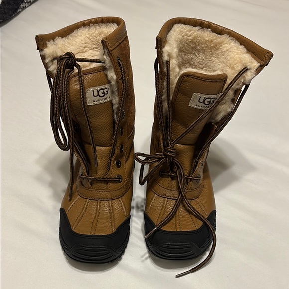 UGG Australia Adirondack II Boots - Picture 1 of 8
